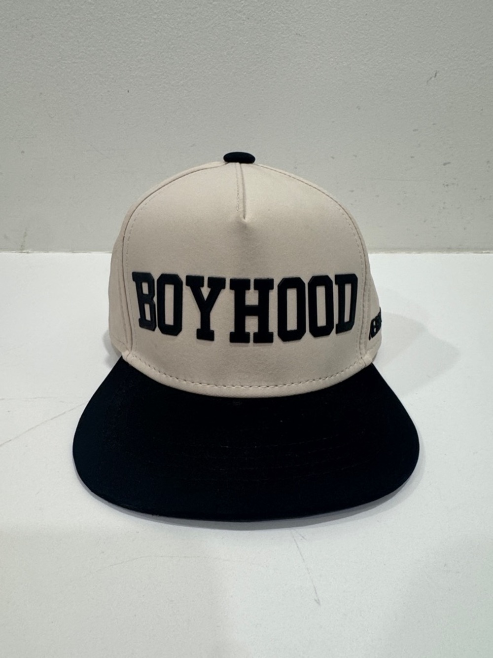 rebels Boyhood Two-Tone Snapback Hat in Cream and Black